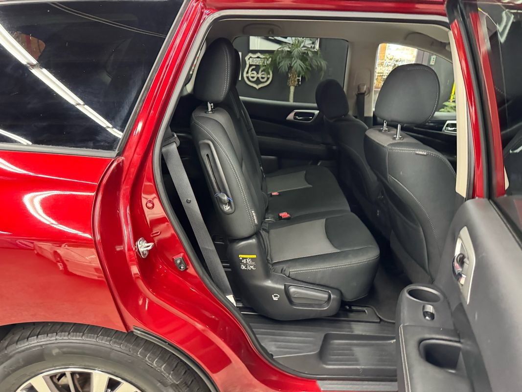 Used 2018 Nissan Pathfinder S AWD/4WD image 19