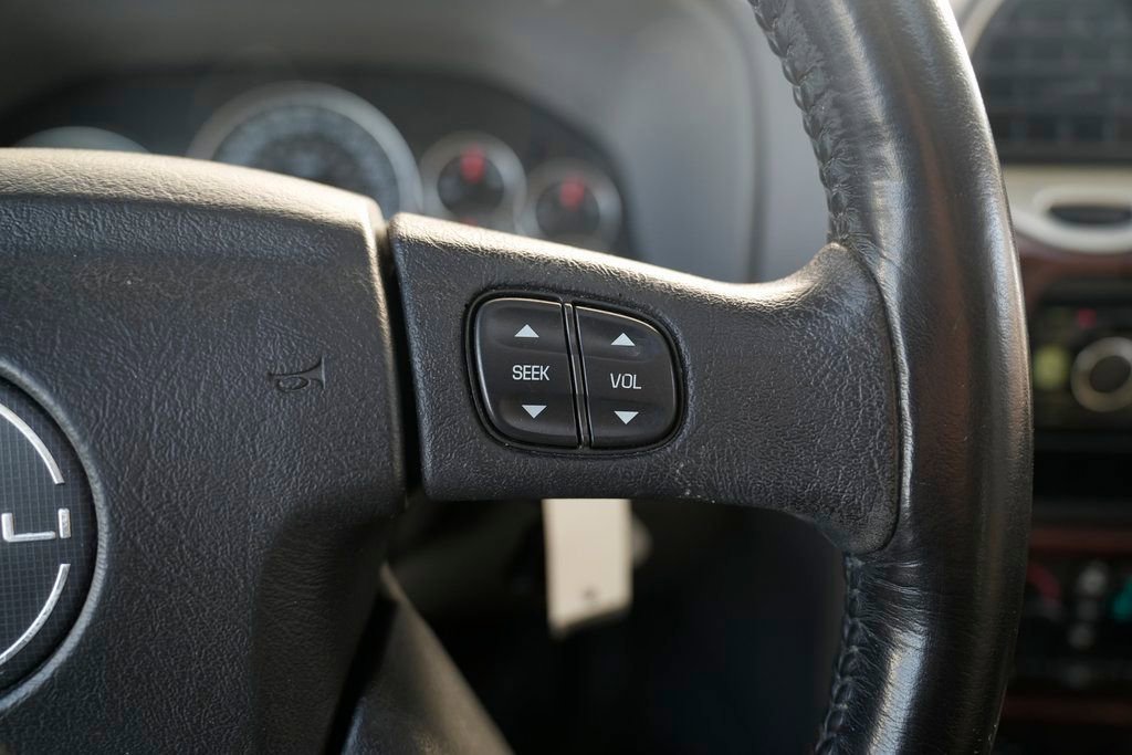 Used 2009 GMC Envoy Denali w/ Sun And 6-Disc Cd Package image 45