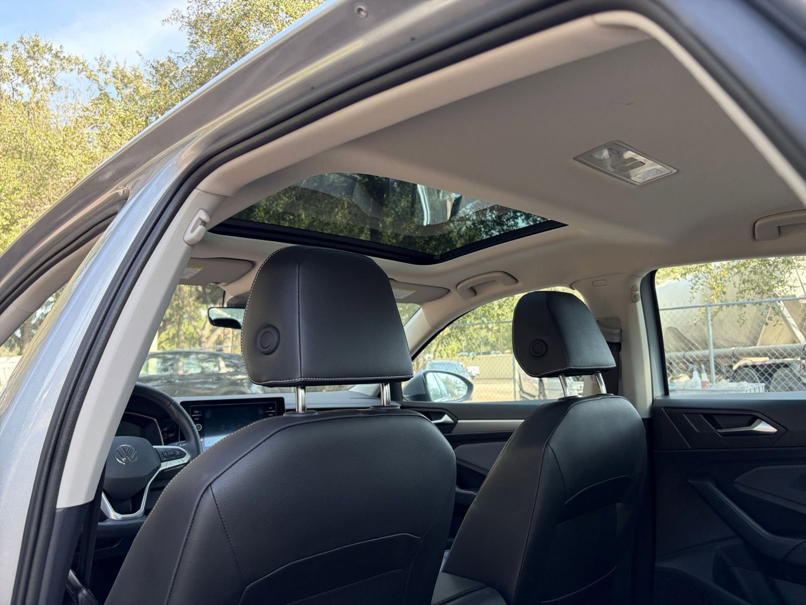 Used 2025 Volkswagen Jetta SE image 22