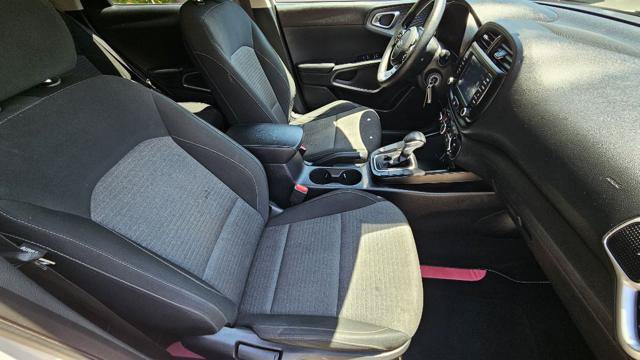 Used 2020 Kia Soul S FWD image 31