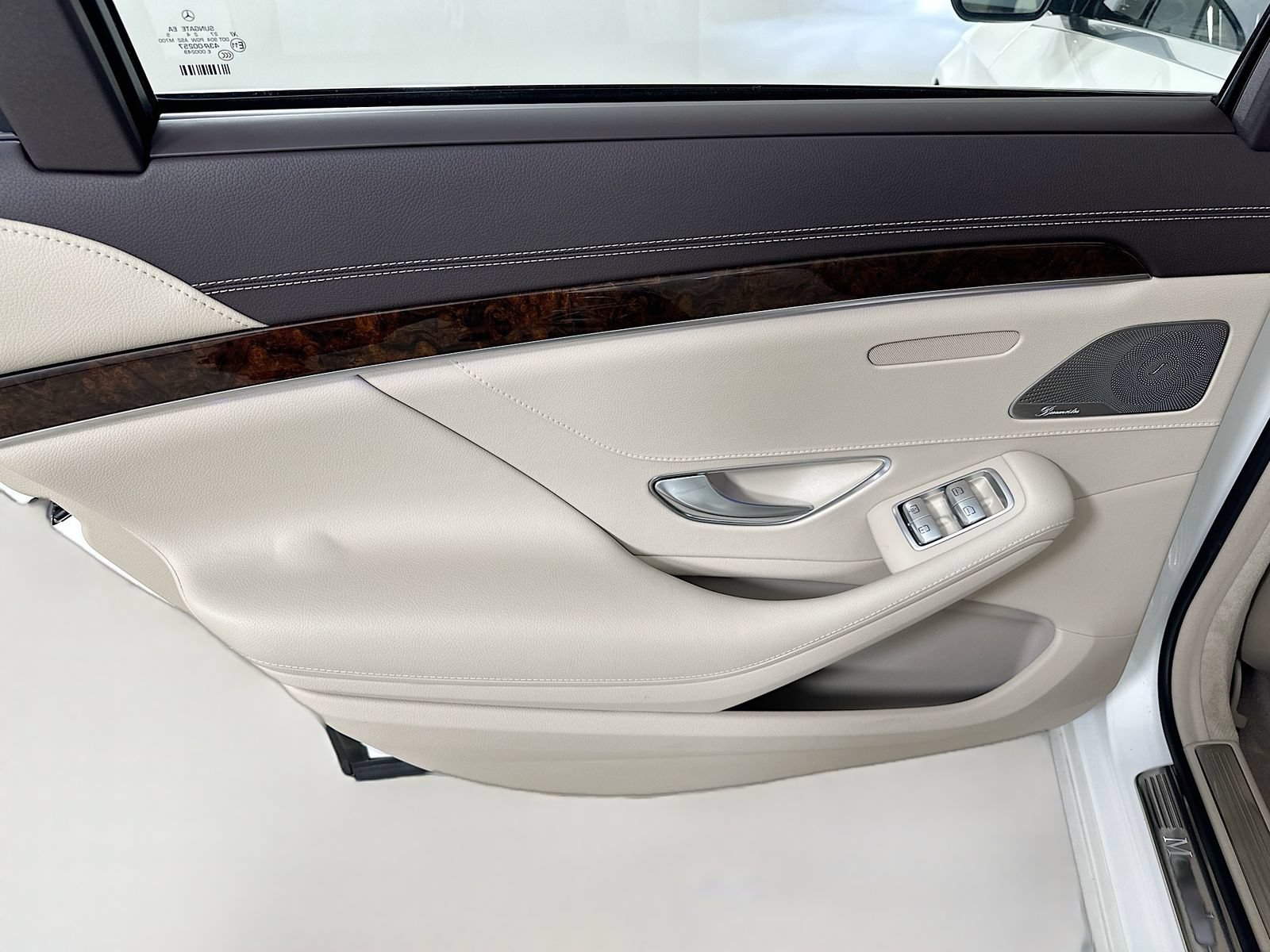 Used 2016 Mercedes-Benz S 550 4MATIC Sedan image 33