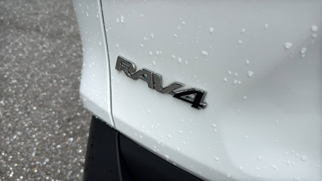 Used 2025 Toyota RAV4 XLE AWD/4WD image 7