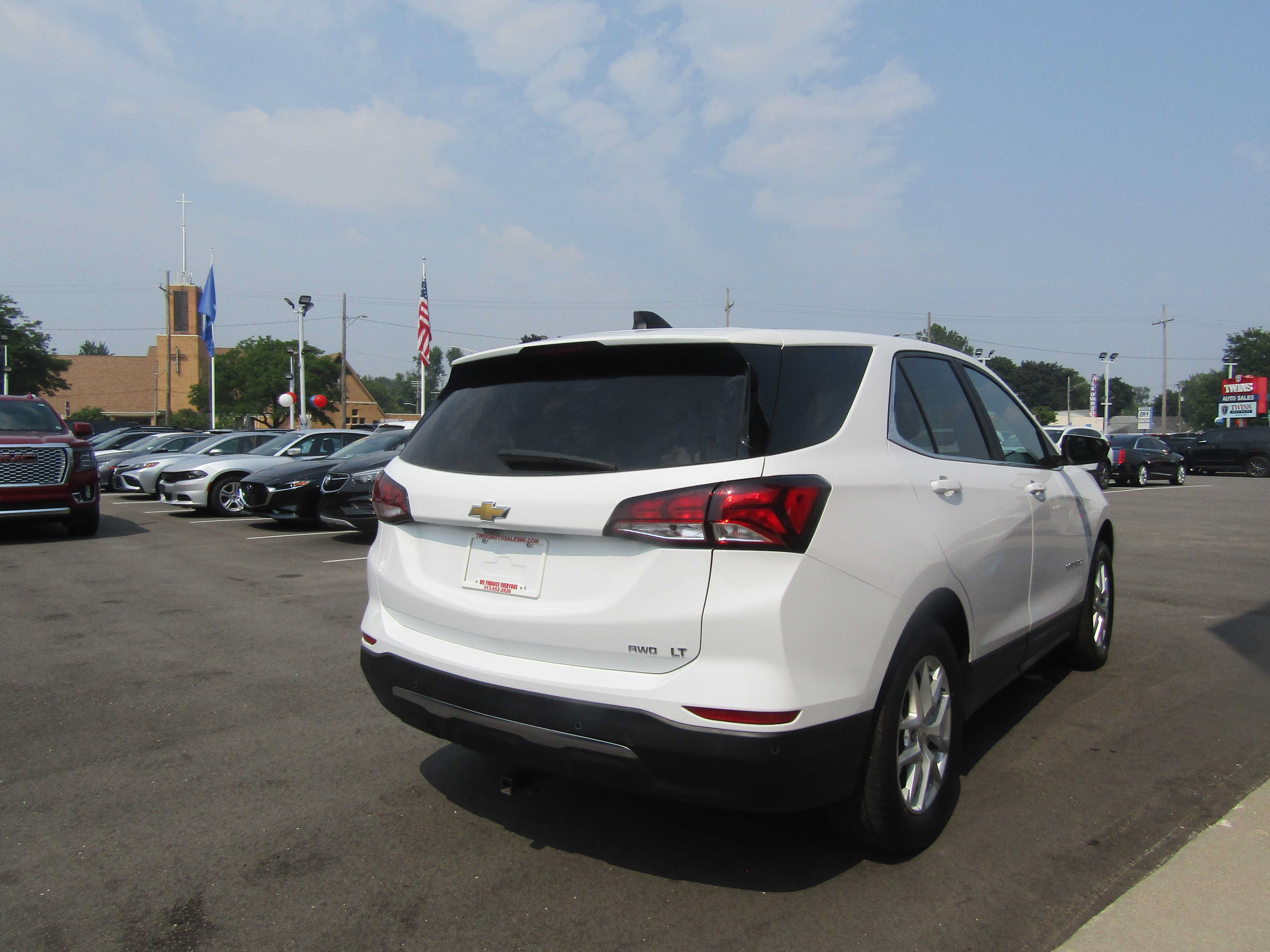 Used 2023 Chevrolet Equinox LT w/ LPO, Floor Liner Package AWD/4WD image 5