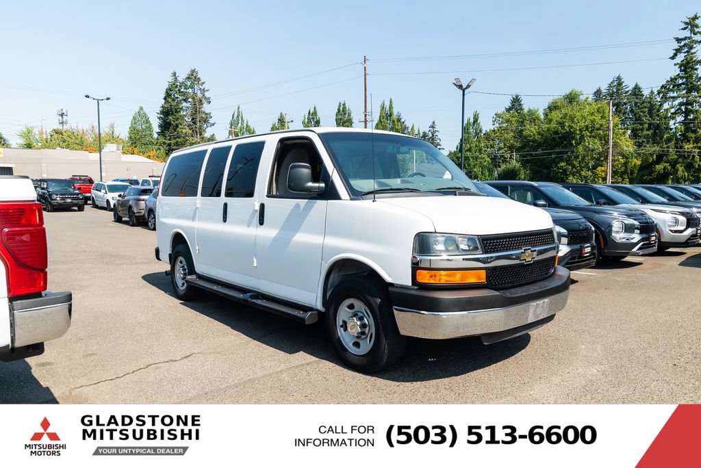 Used 2015 Chevrolet Express 2500 LT w/ LT Preferred Equipment Group RWD image 23