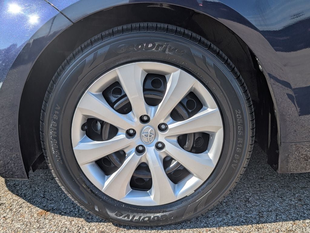 Certified 2024 Toyota Corolla LE FWD image 31
