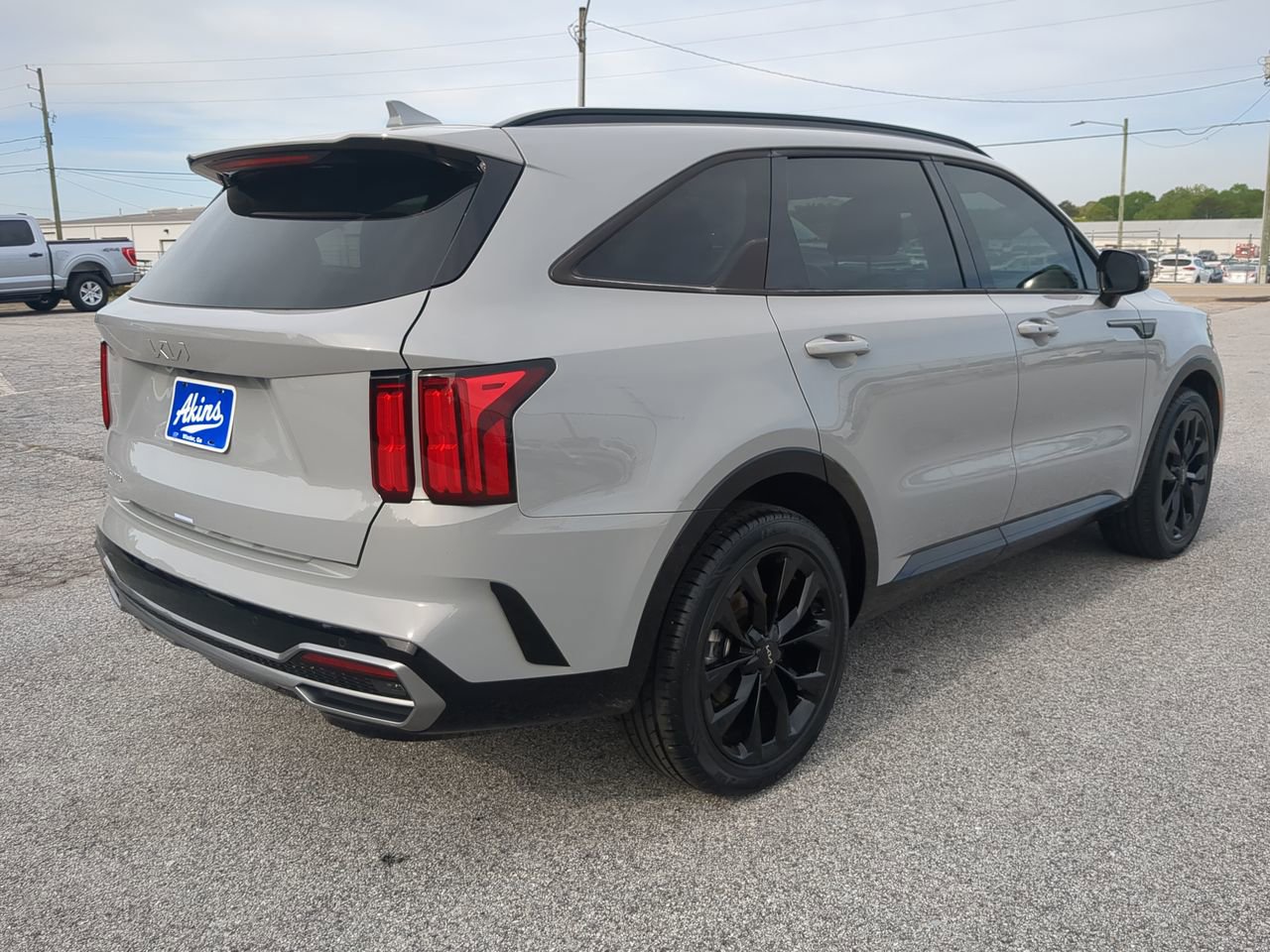Used 2023 Kia Sorento SX image 3