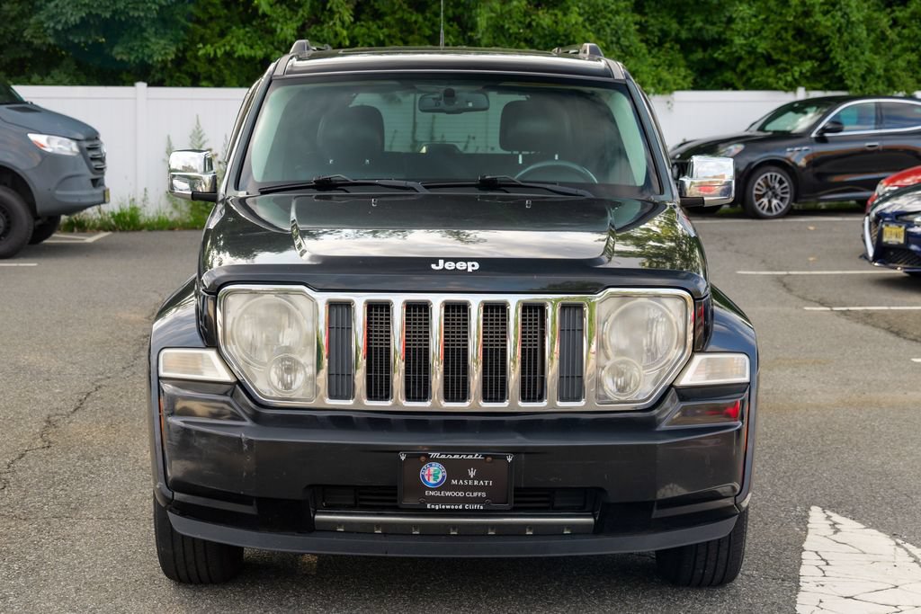 Used 2011 Jeep Liberty Limited w/ Chrome Accents Group AWD/4WD image 2