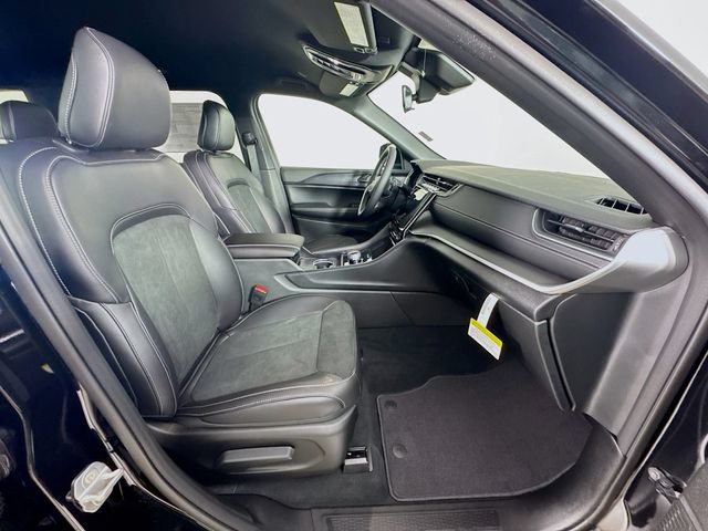 New 2025 Jeep Grand Cherokee L Laredo AWD/4WD image 31