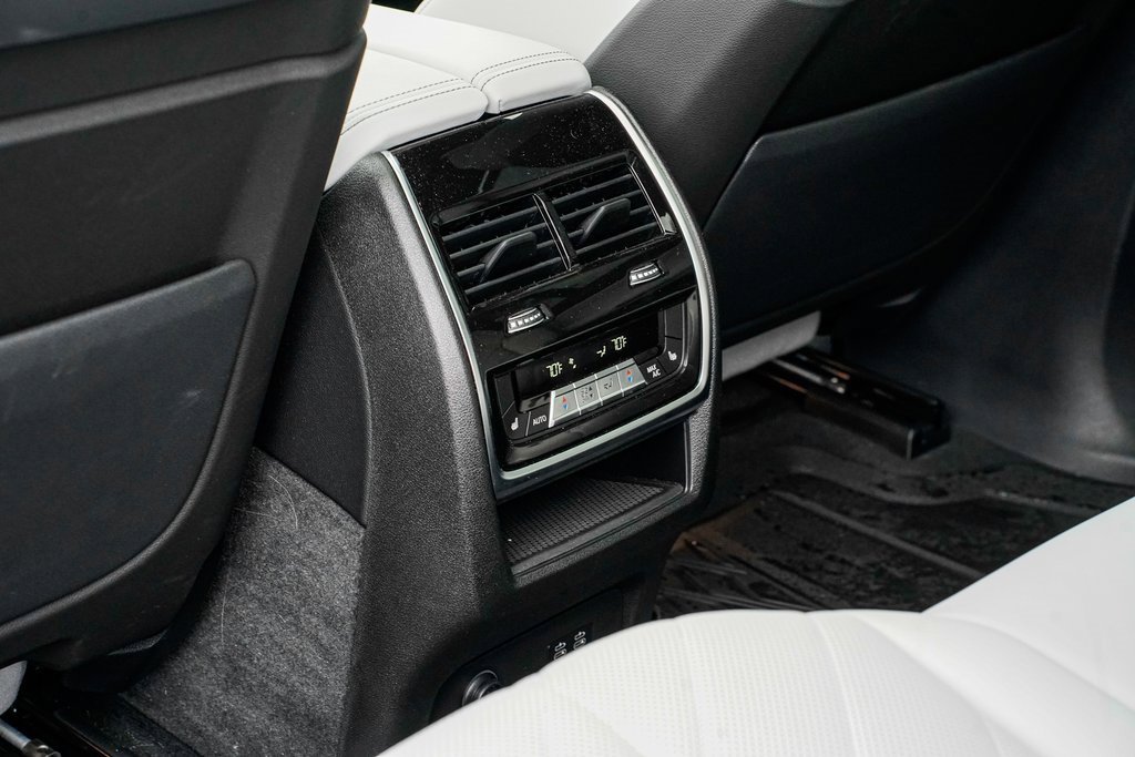 Used 2025 BMW X7 xDrive40i w/ M Sport Package image 20