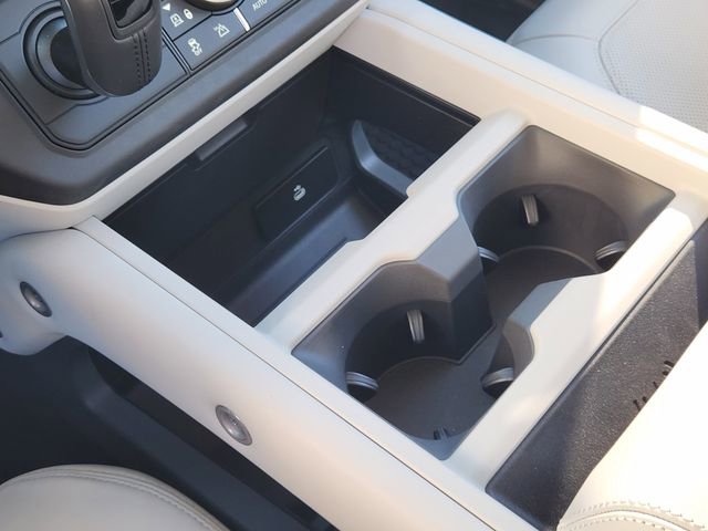 New 2026 Land Rover Defender 130 X-Dynamic SE image 15