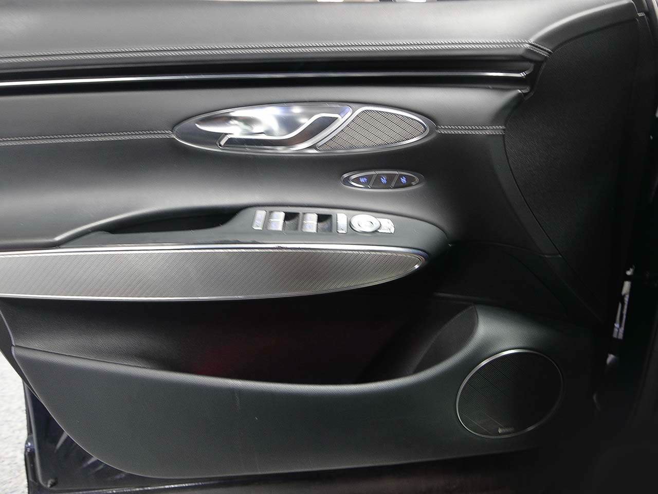 Used 2023 Genesis GV70 2.5T w/ Sport Prestige Package AWD/4WD image 6