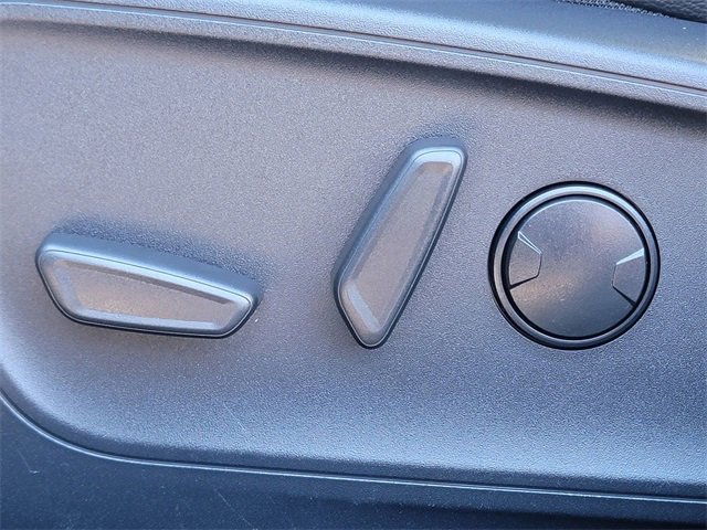 Certified 2025 Ford Escape ST-Line Elite w/ Premium Technology Package image 5