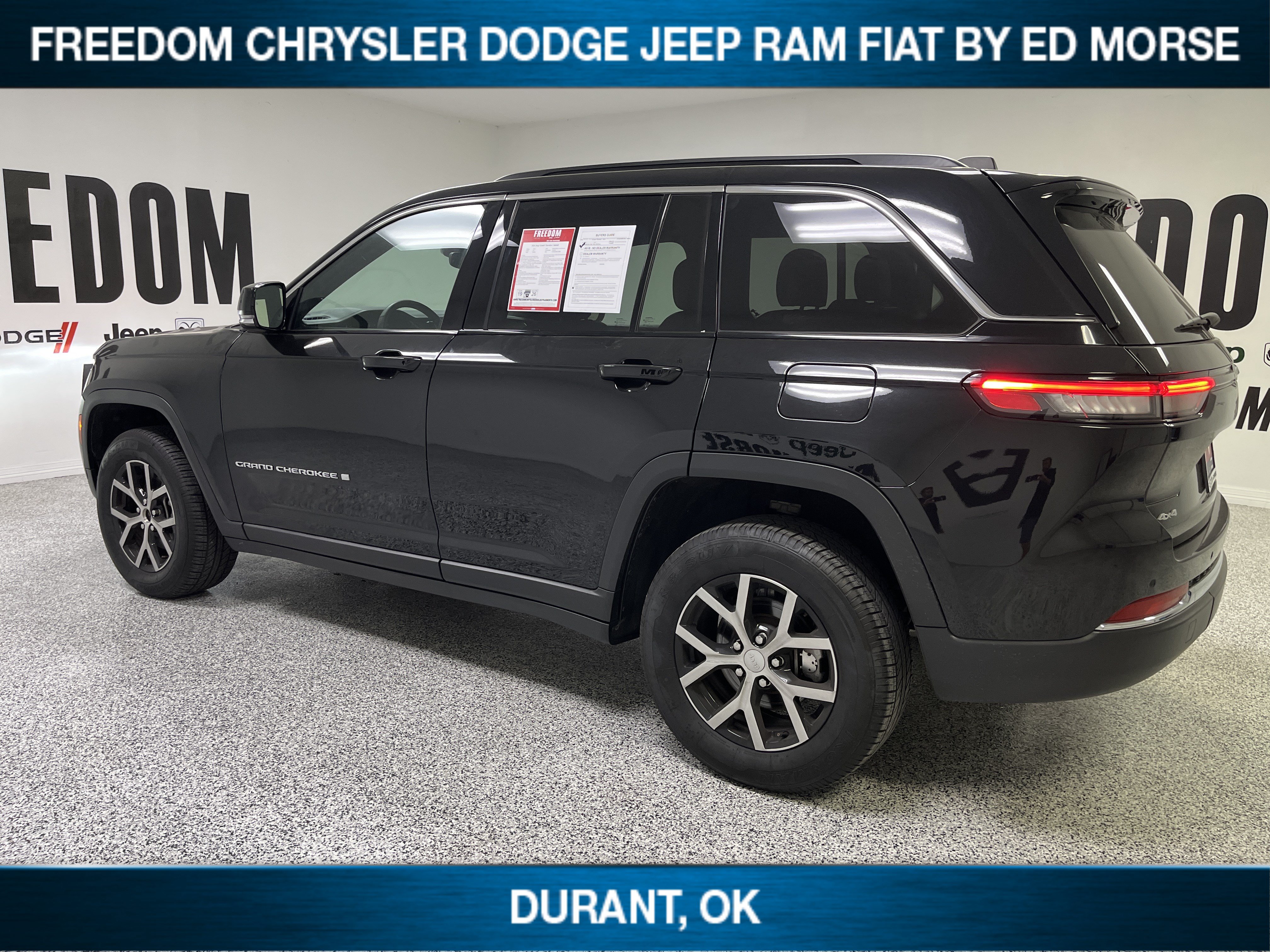 Used 2024 Jeep Grand Cherokee Limited AWD/4WD image 6