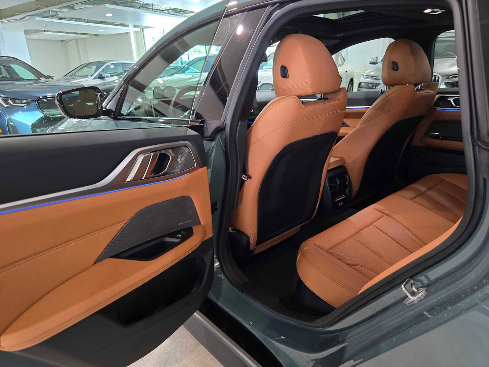 Used 2025 BMW i4 xDrive40i w/ M Sport Package AWD/4WD image 17