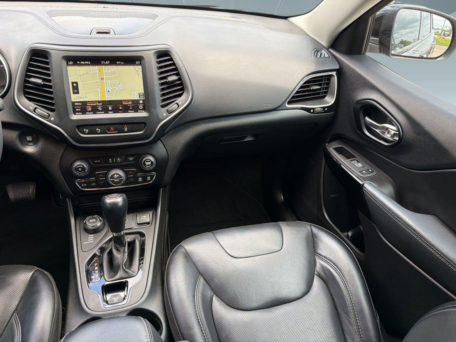 Used 2023 Jeep Cherokee Altitude Lux AWD/4WD image 28