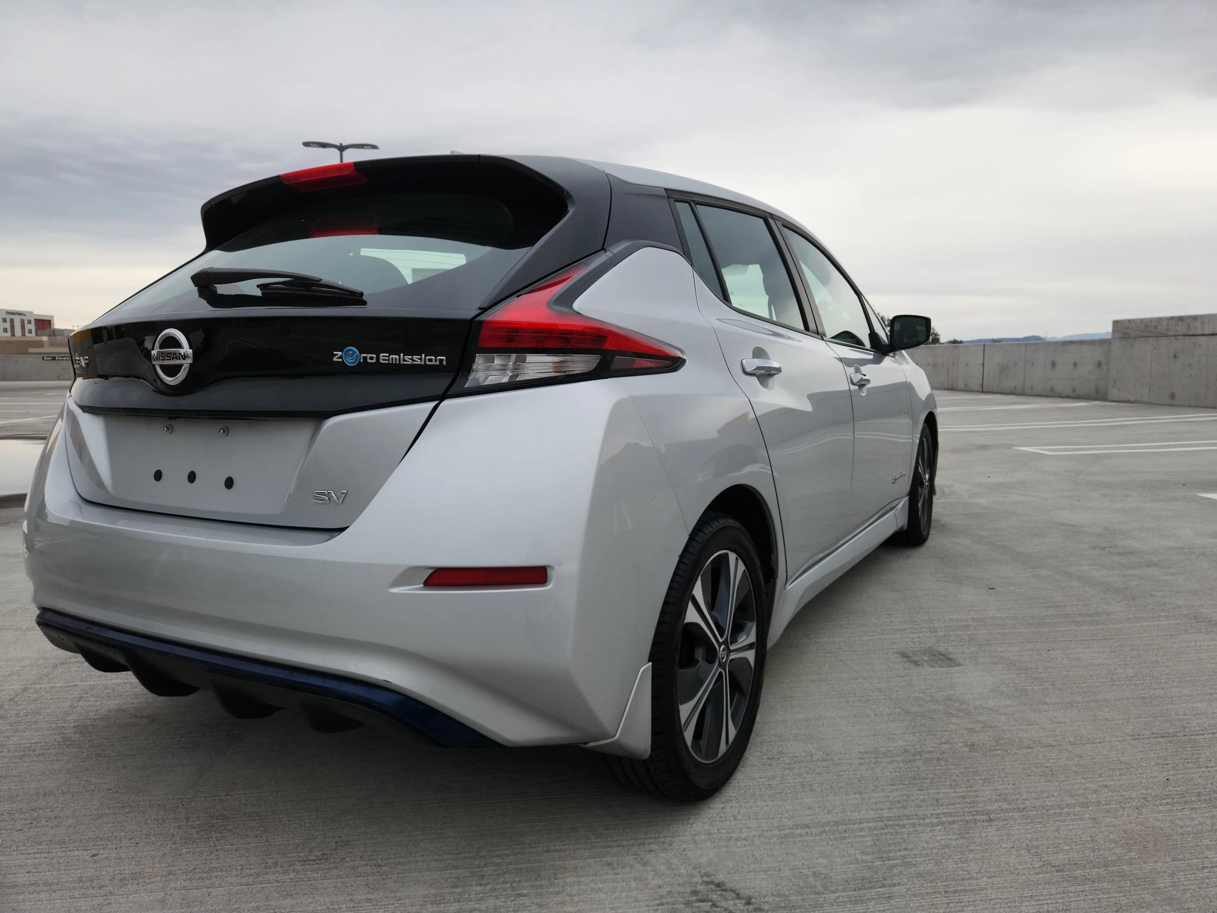 Used 2018 Nissan Leaf SV FWD image 8