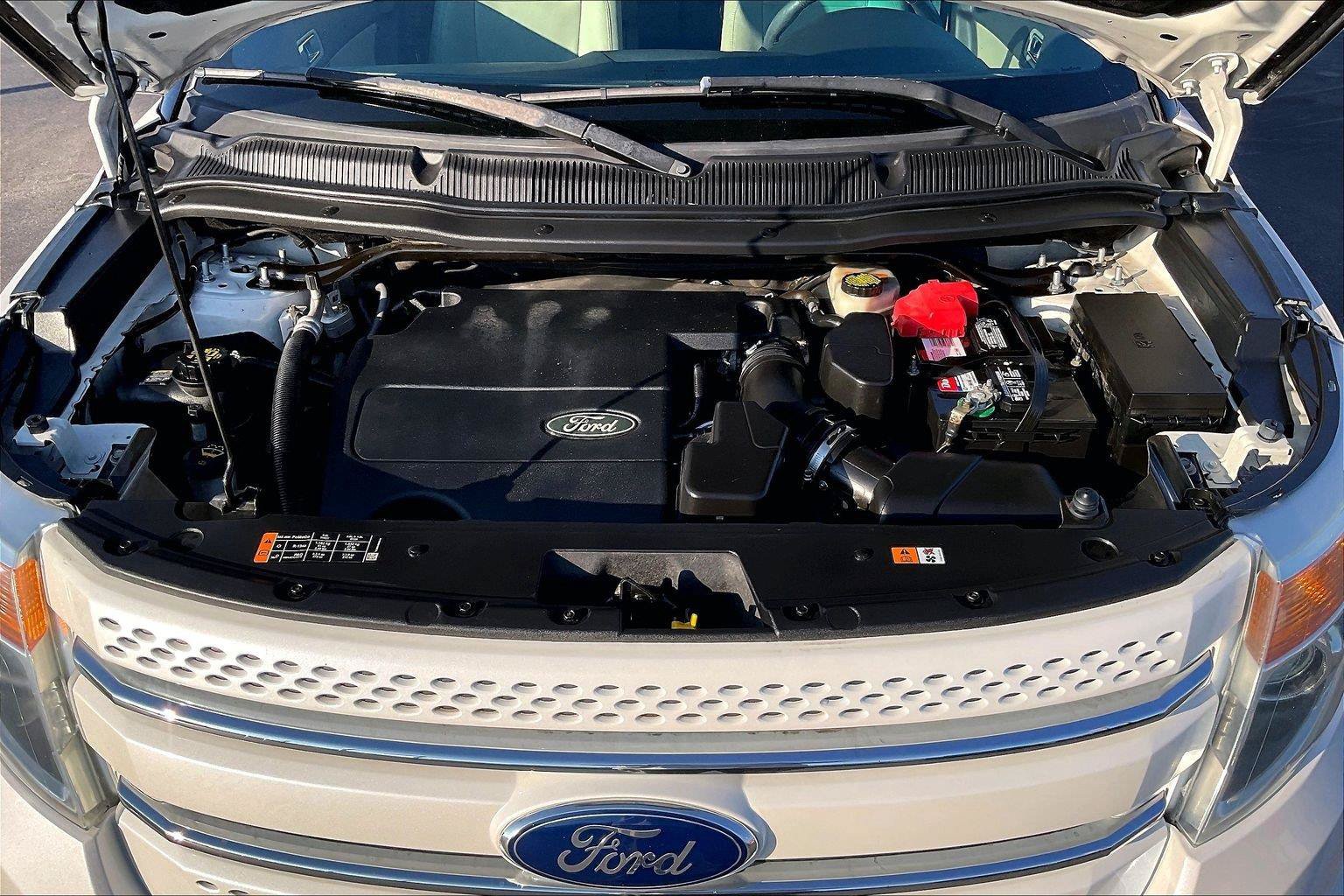 Used 2015 Ford Explorer Limited w/ Equipment Group 301A AWD/4WD image 11