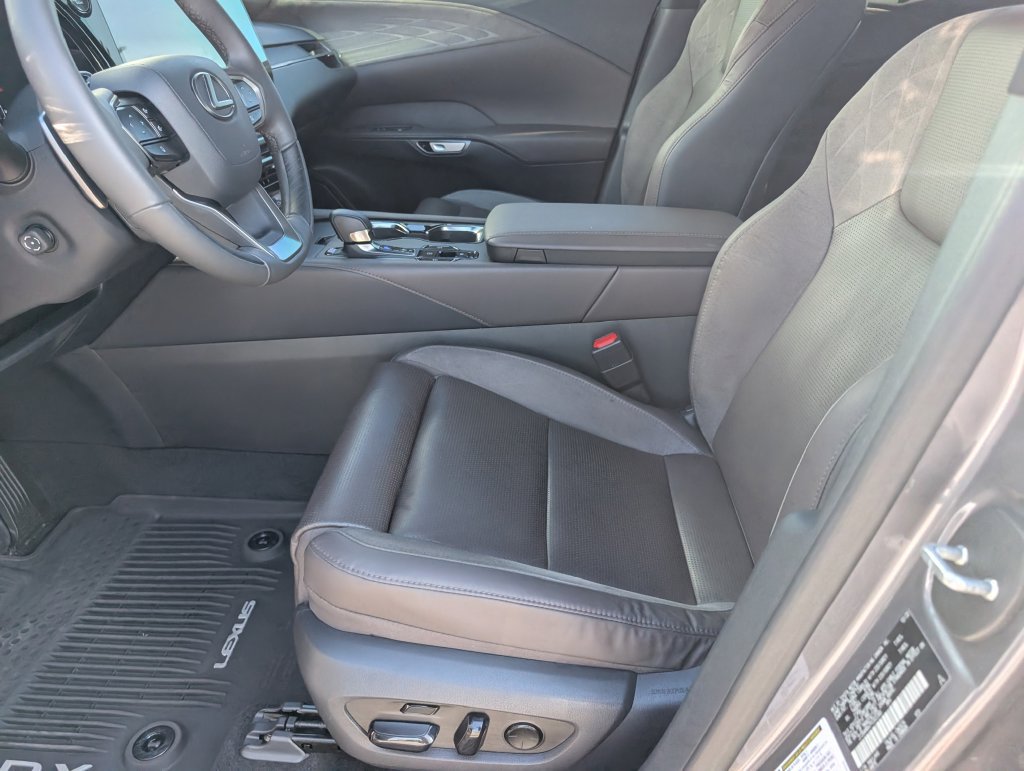 Used 2023 Lexus RX 350 FWD w/ Accessory Package image 12