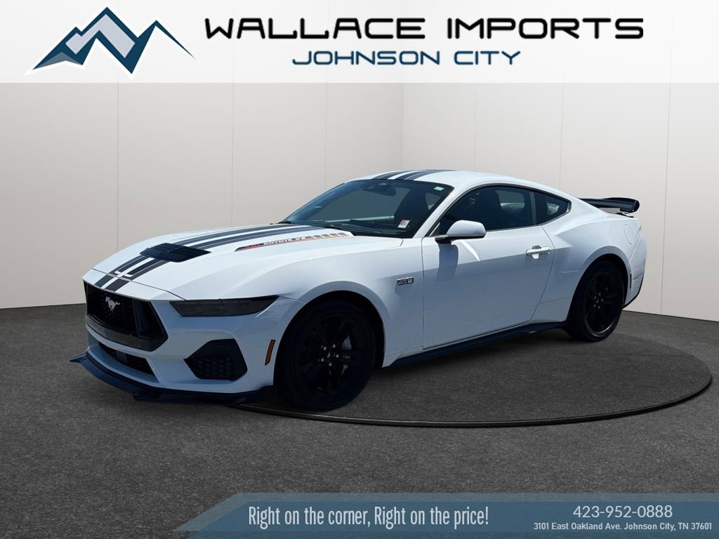 Used 2025 Ford Mustang GT RWD image 2