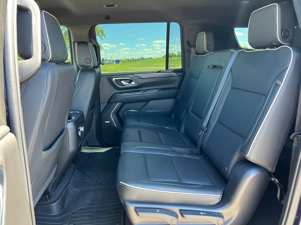 Used 2024 GMC Yukon XL SLT w/ SLT Luxury Package AWD/4WD image 5