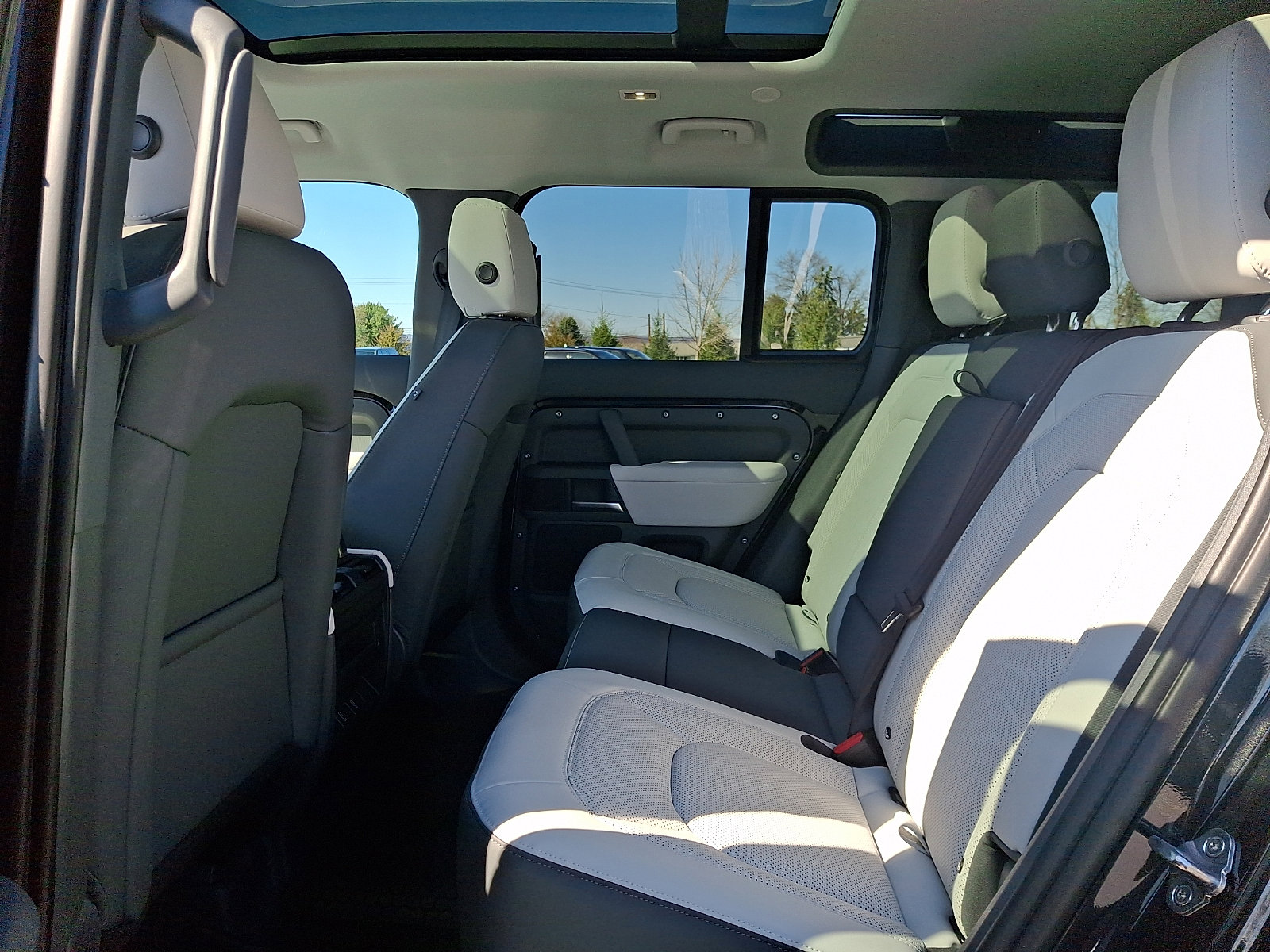 New 2026 Land Rover Defender 110 S image 8