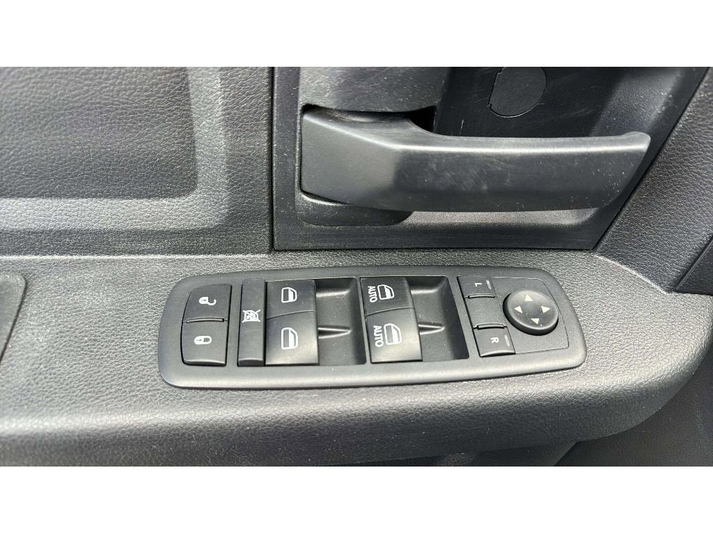 Used 2017 RAM 2500 Tradesman w/ Chrome Appearance Group image 18