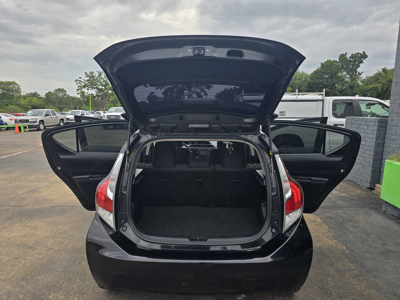 Used 2016 Toyota Prius C Two image 45