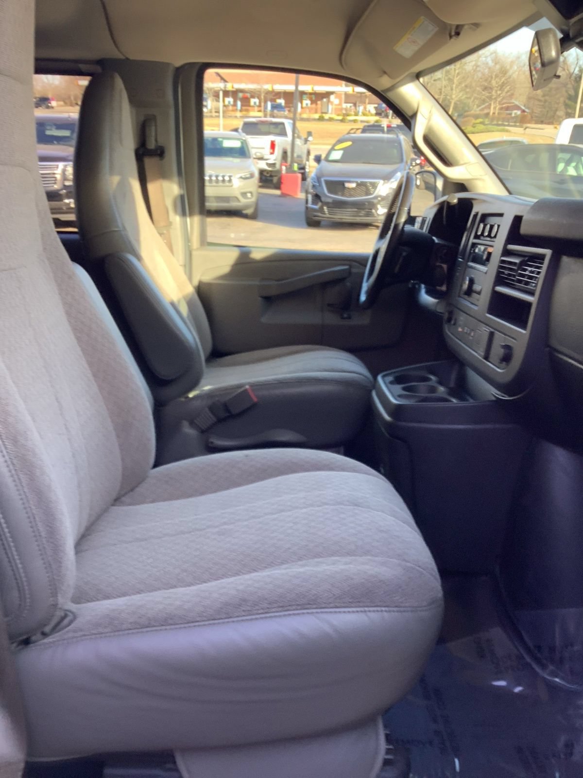 Used 2021 Chevrolet Express 3500 LT w/ LT Preferred Equipment Group RWD image 17