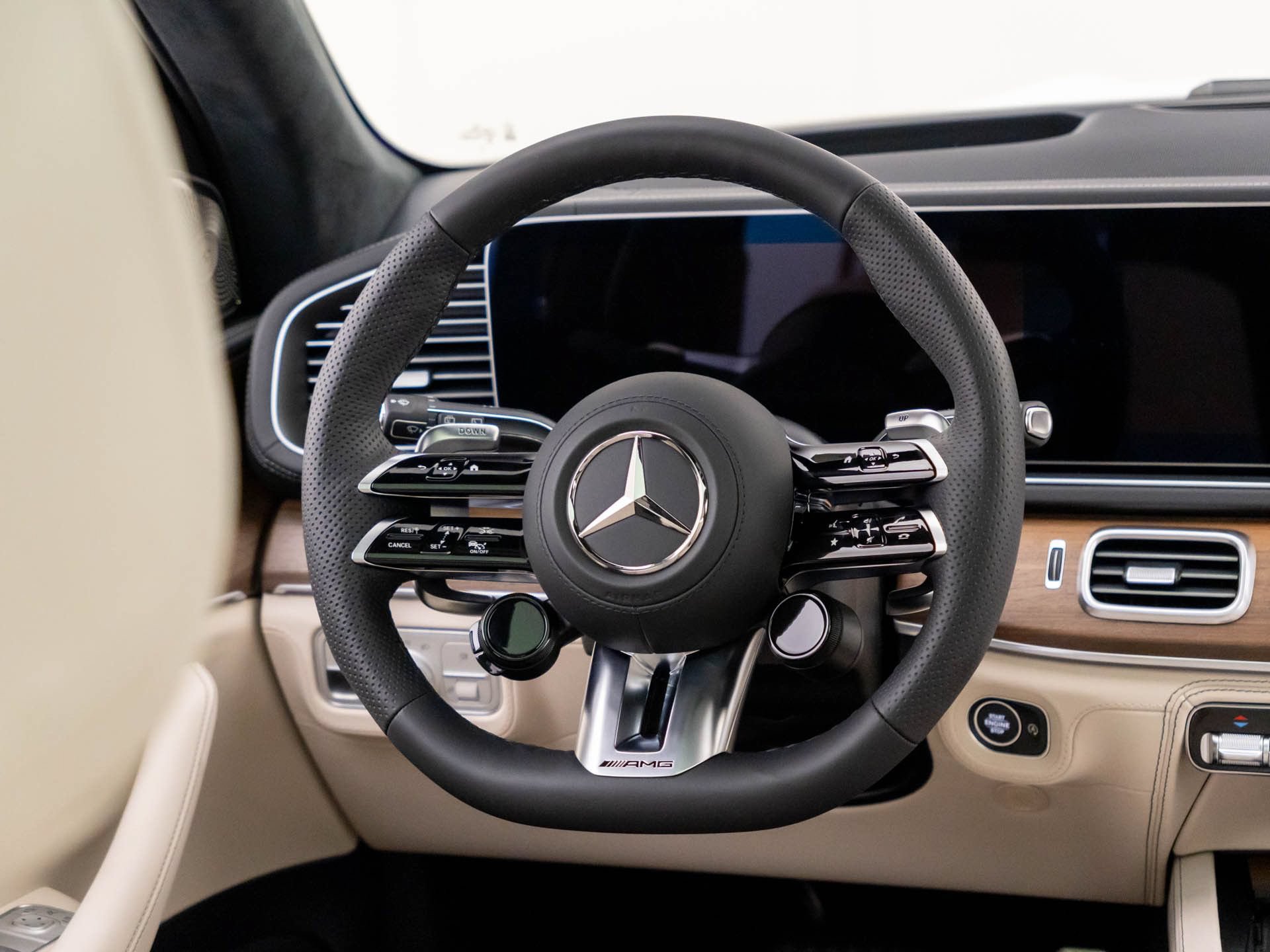 New 2026 Mercedes-Benz GLS 63 AMG 4MATIC image 11