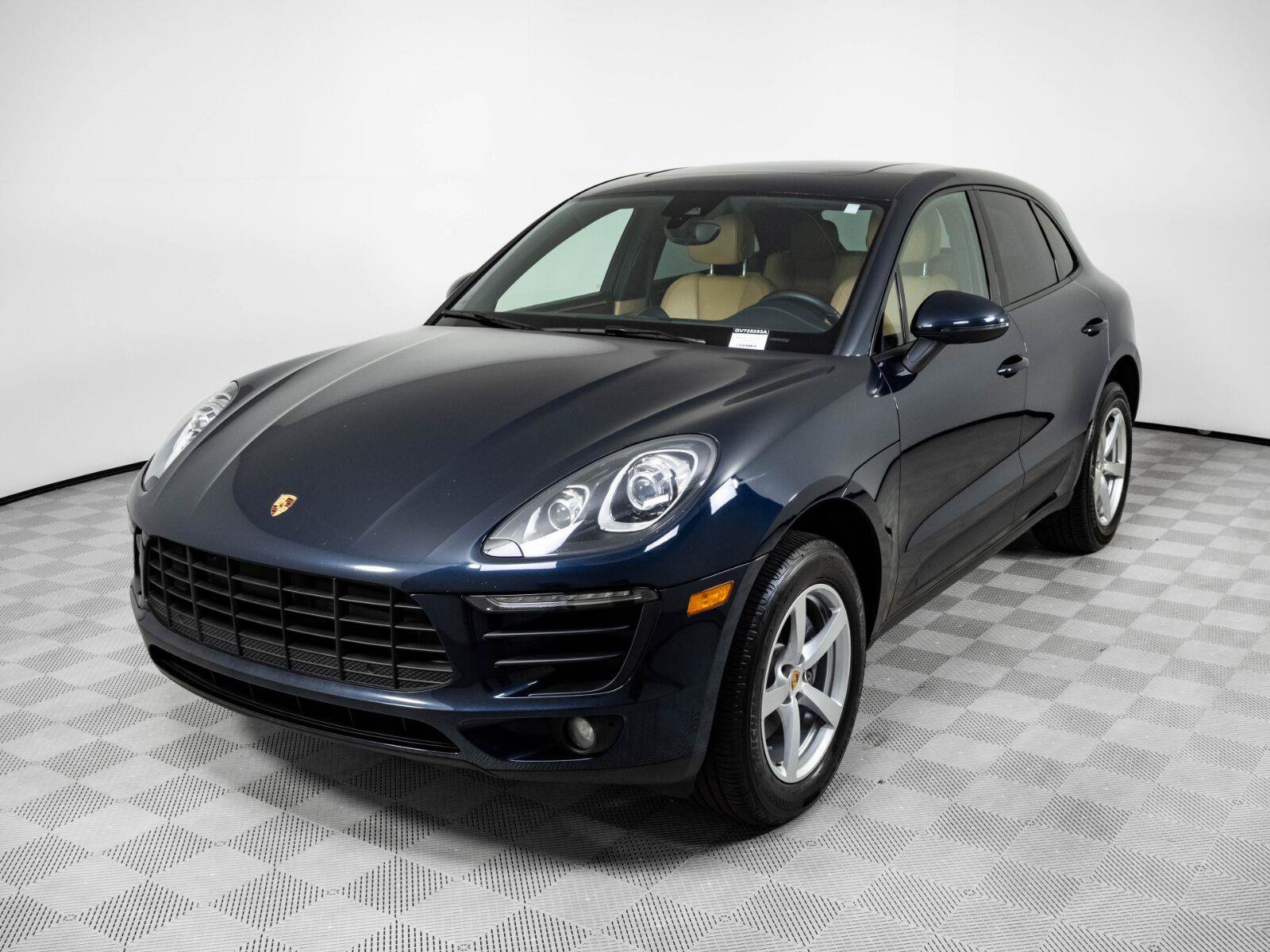Used 2018 Porsche Macan AWD/4WD image 1