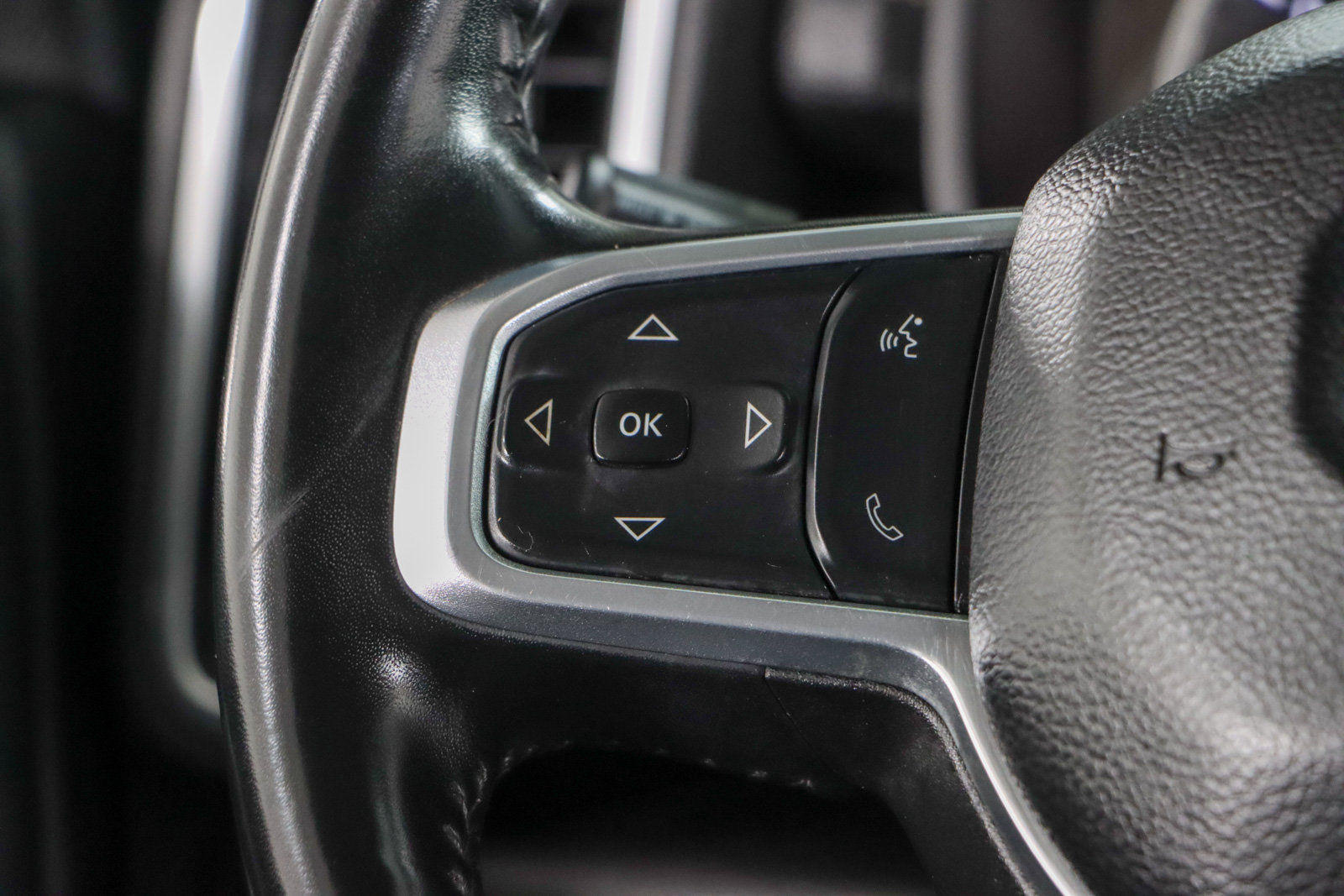Used 2024 RAM 2500 Laramie AWD/4WD image 13