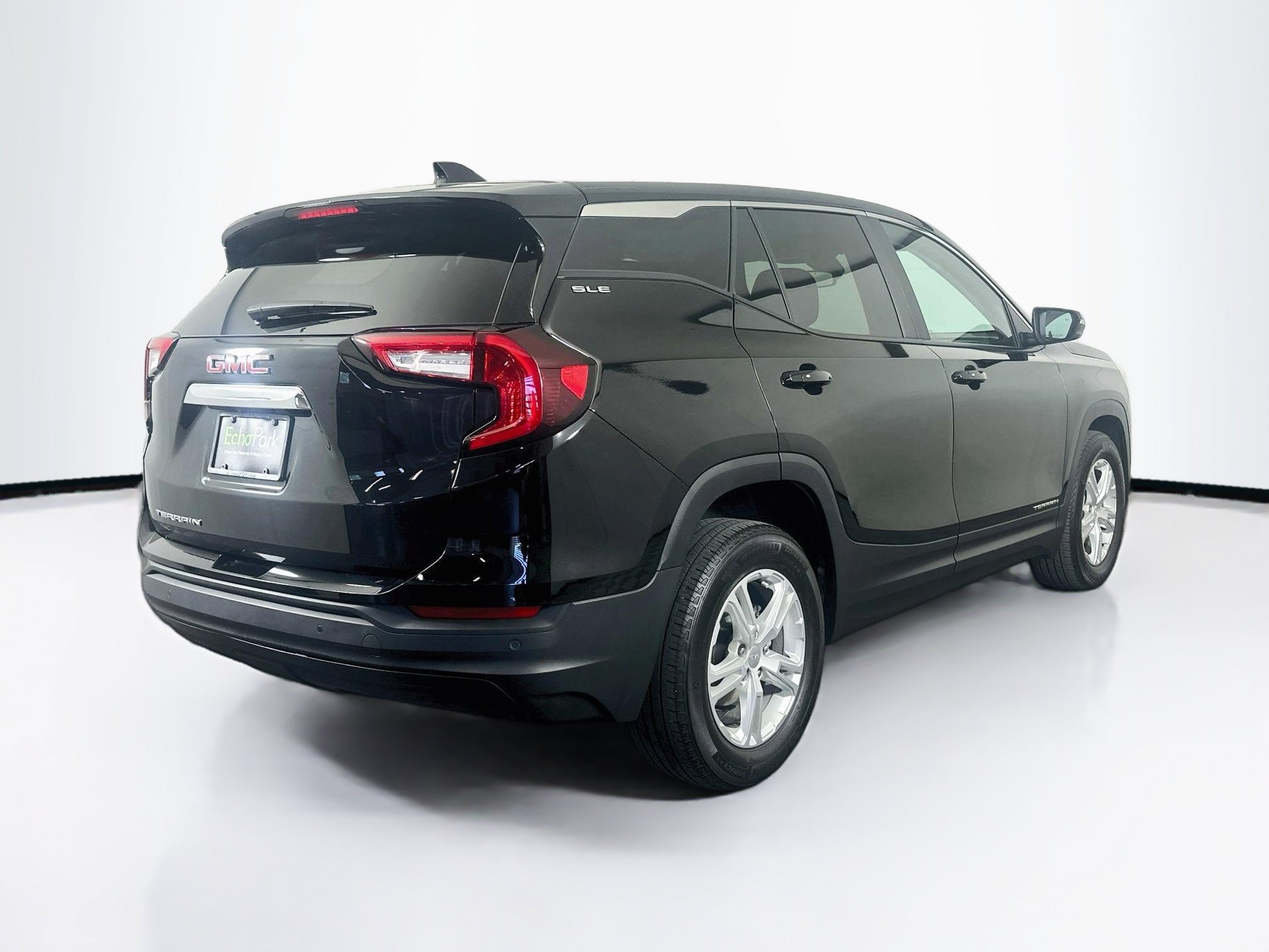 Used 2022 GMC Terrain SLE FWD image 9