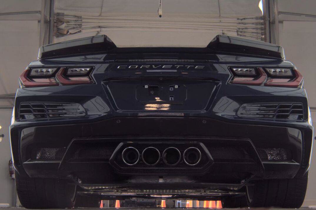 Used 2025 Chevrolet Corvette Z06 RWD image 15