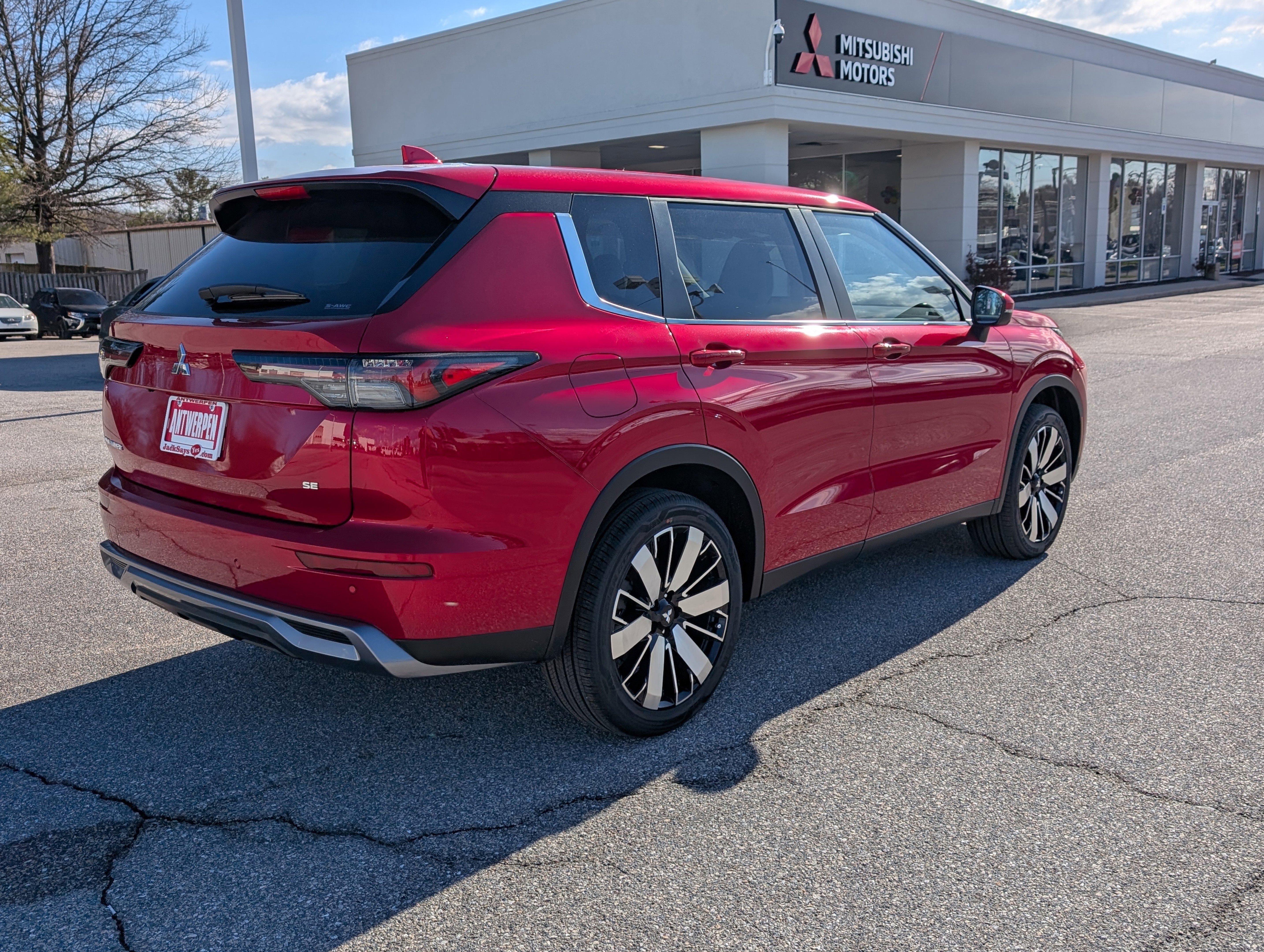 New 2025 Mitsubishi Outlander SE image 4