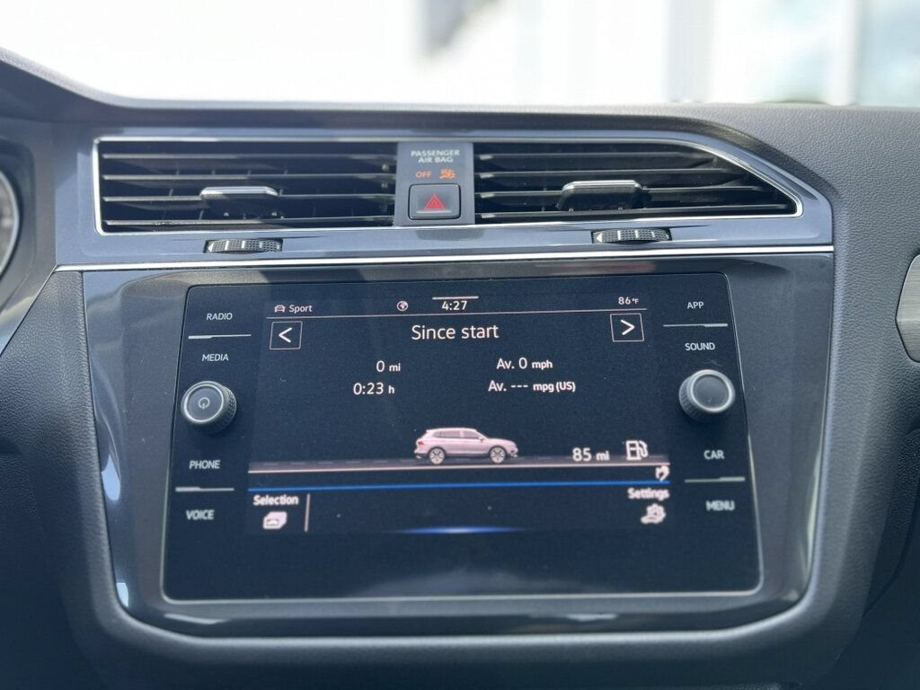 Used 2021 Volkswagen Tiguan SEL AWD/4WD image 22