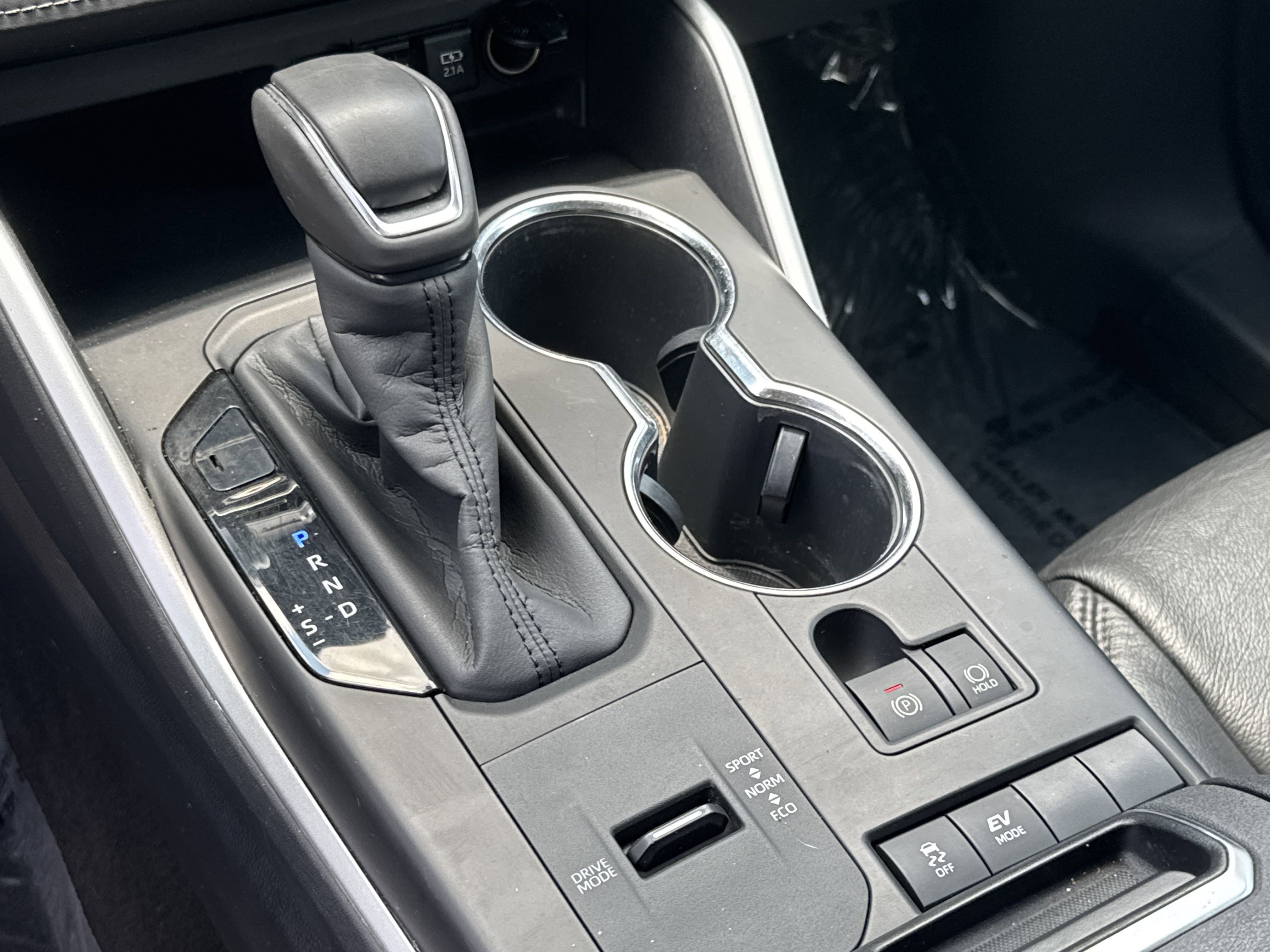 Used 2020 Toyota Highlander LE image 34