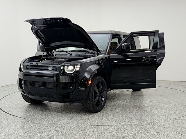 New 2026 Land Rover Defender 110 V8 AWD/4WD image 9