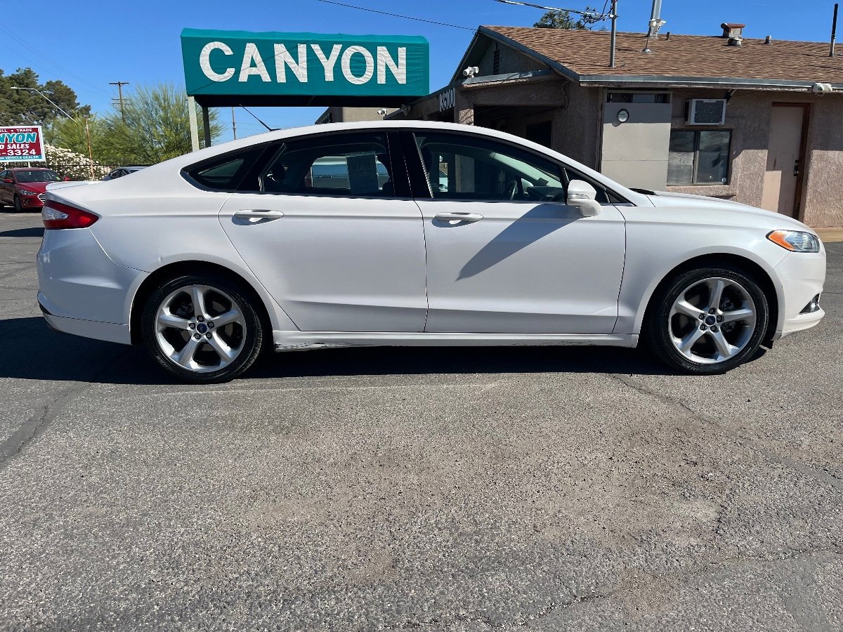 Used 2013 Ford Fusion SE image 3