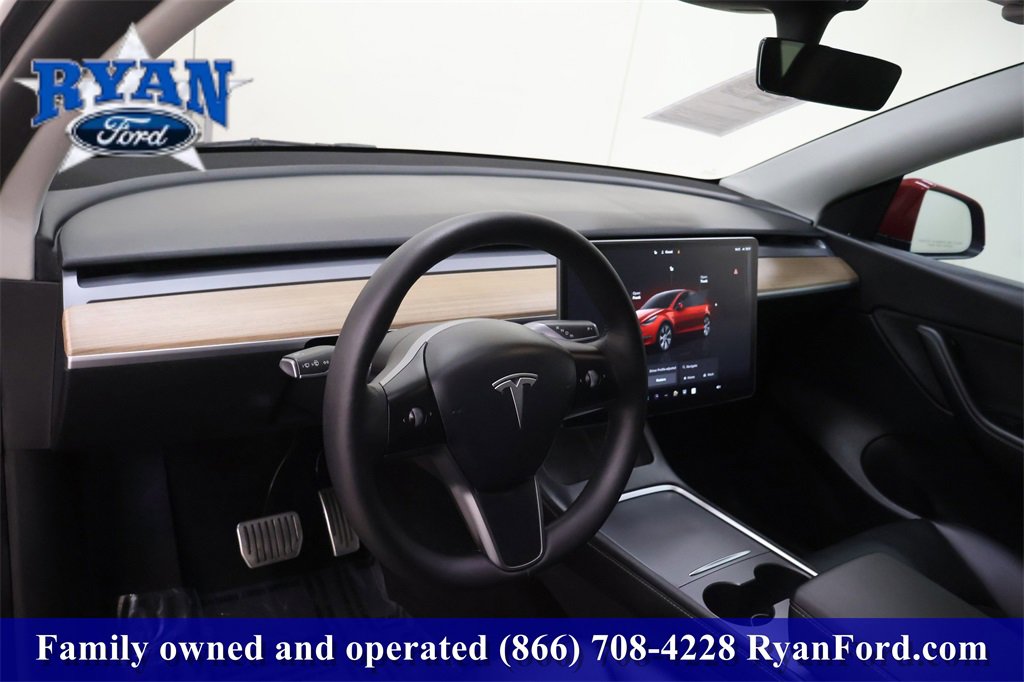 Used 2022 Tesla Model Y Long Range image 18