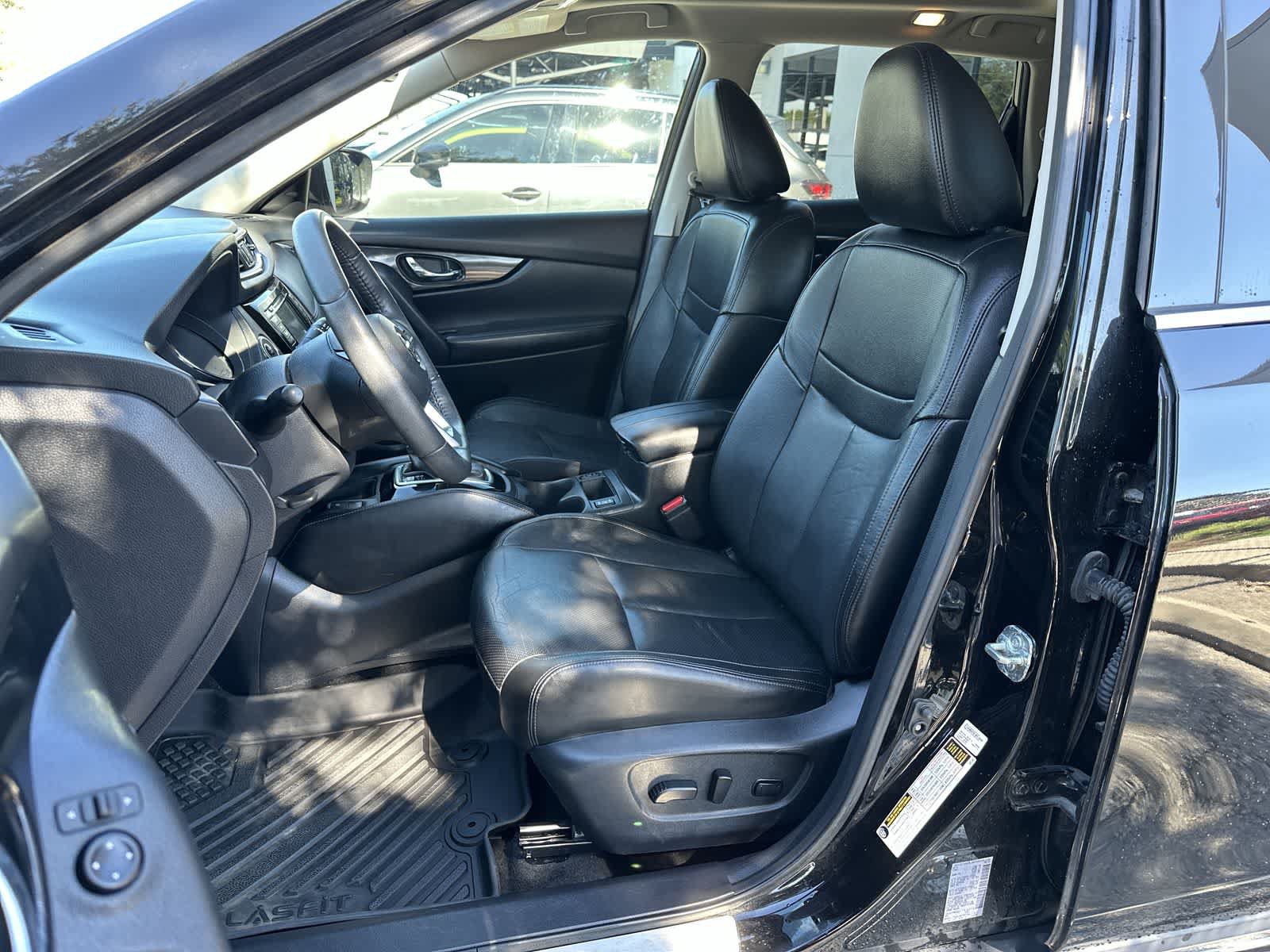 Used 2020 Nissan Rogue SL w/ Premium Package FWD image 3