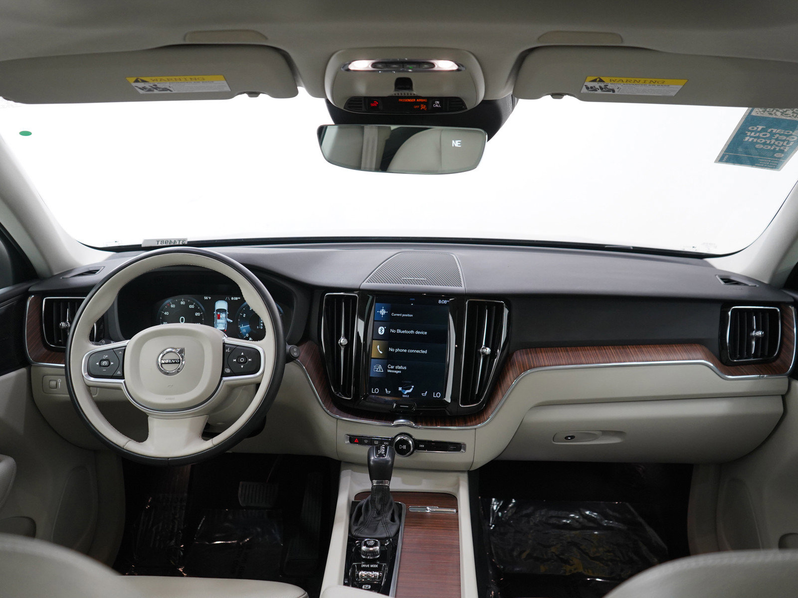 Used 2019 Volvo XC60 T6 Momentum w/ Multimedia Package image 13