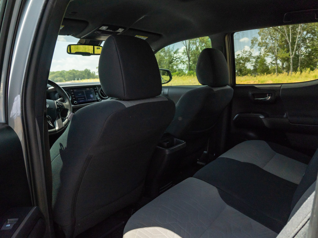 Used 2020 Toyota Tacoma TRD Sport w/ Technology Package RWD image 13