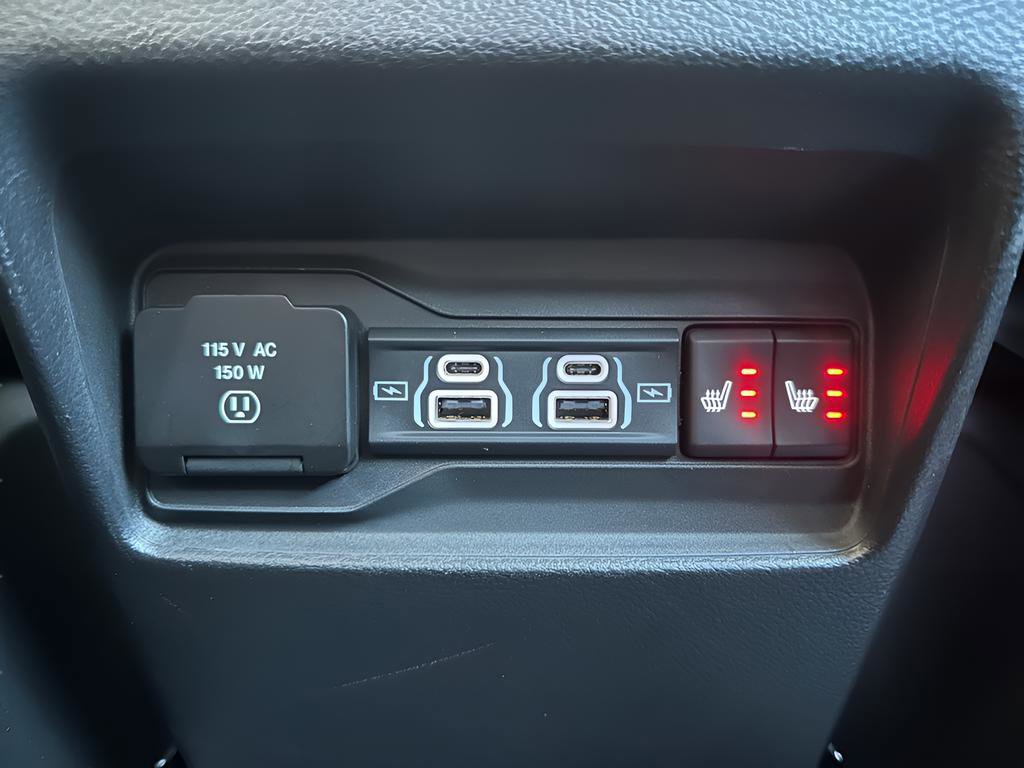 Used 2023 Jeep Grand Cherokee Limited w/ Black Appearance Package image 51