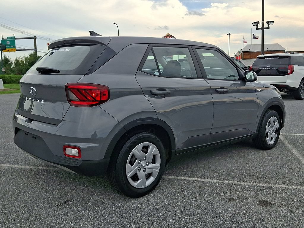 Used 2020 Hyundai Venue SE FWD image 6