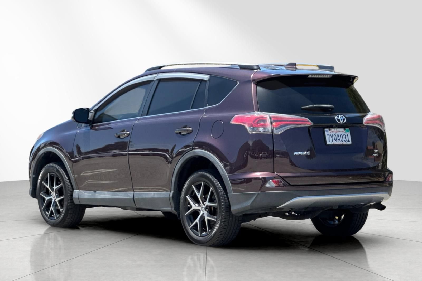 Used 2017 Toyota RAV4 SE w/ Power Special Value Package AWD/4WD image 6