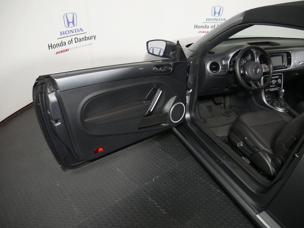 Used 2019 Volkswagen Beetle 2.0T SE image 8