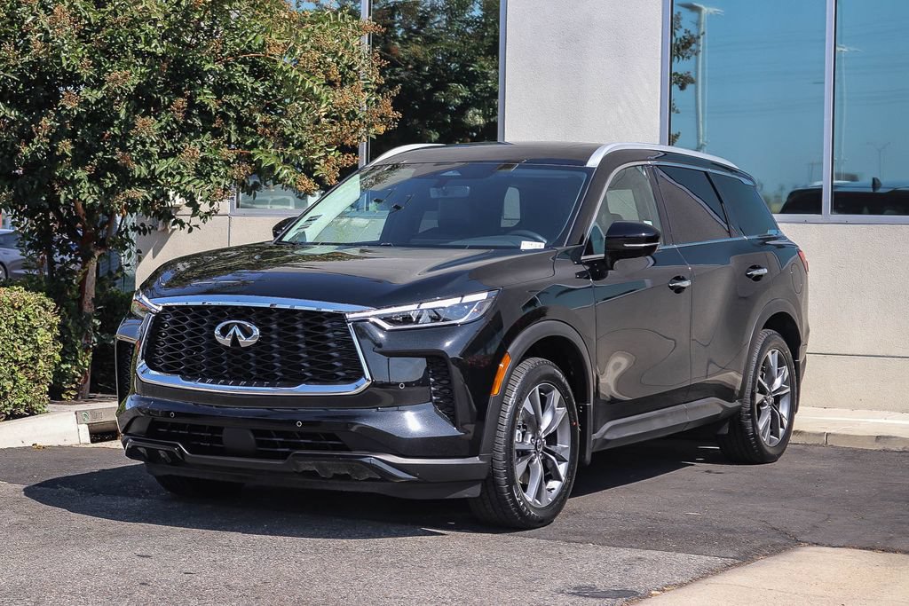 Certified 2023 INFINITI QX60 Luxe w/ Cargo Package FWD image 3