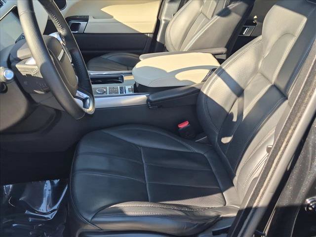 Used 2017 Land Rover Range Rover Sport HSE AWD/4WD image 16