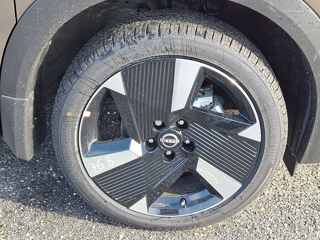 New 2026 Nissan Kicks SR w/ Cold Weather Package AWD/4WD image 7