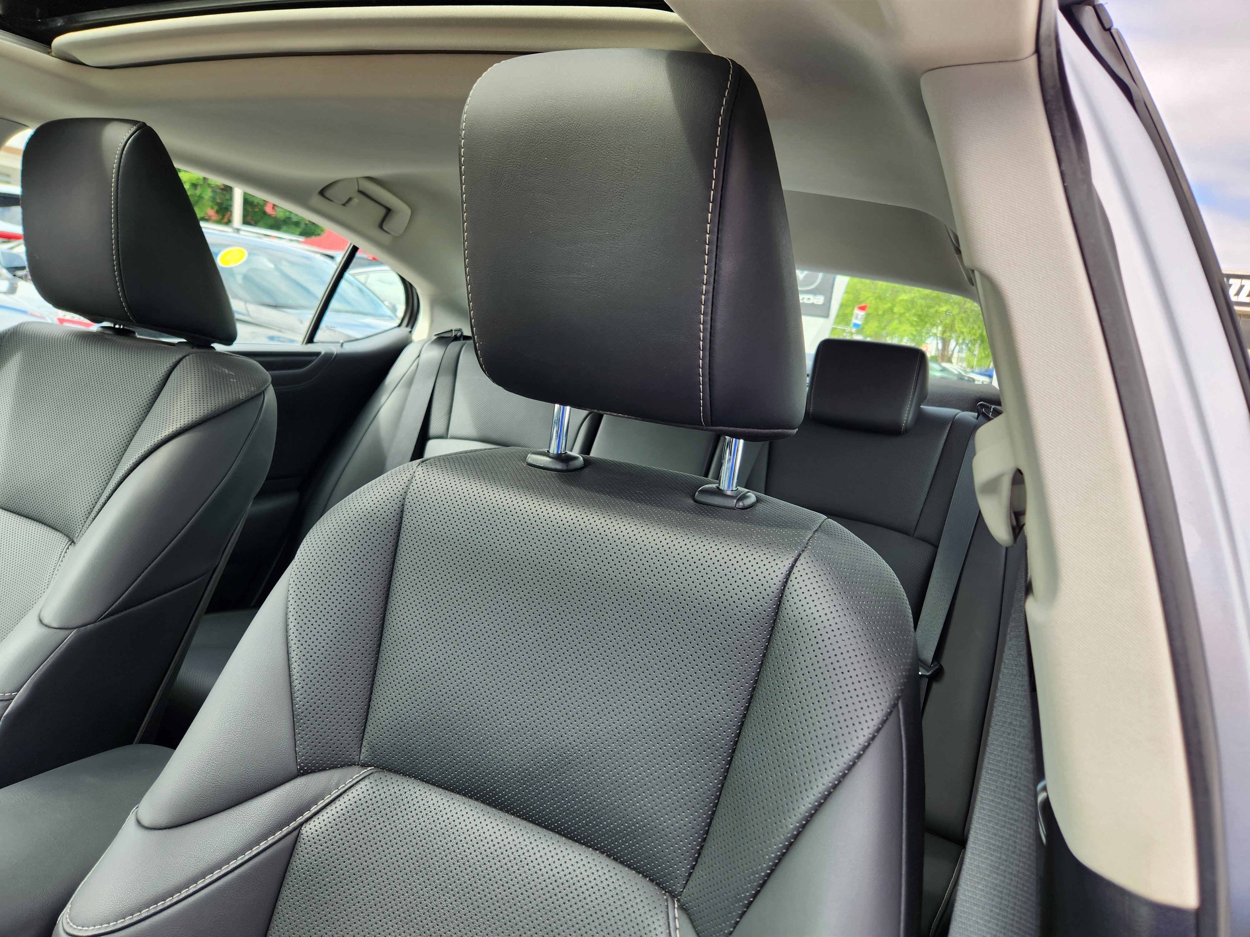 Used 2022 Lexus ES 350 w/ Premium Package FWD image 11